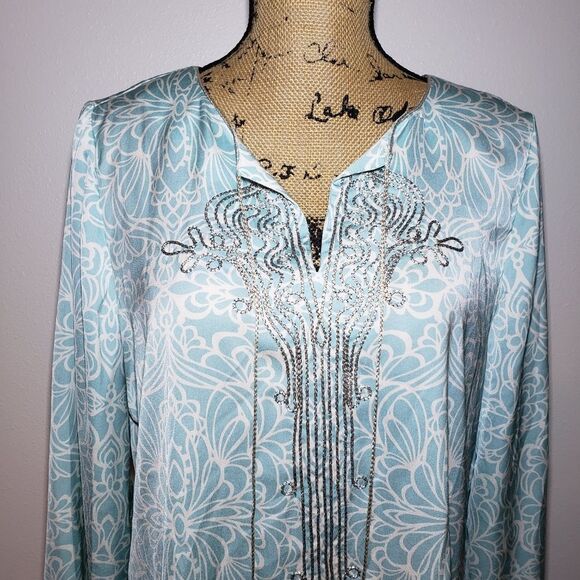 Chico's Embellished Mirrored Scroll-Print Blouse in Size 1 - Picture 3 of 10